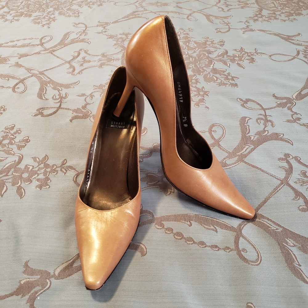 Stuart Weitzman Gold Pointed Toe Leather Heels